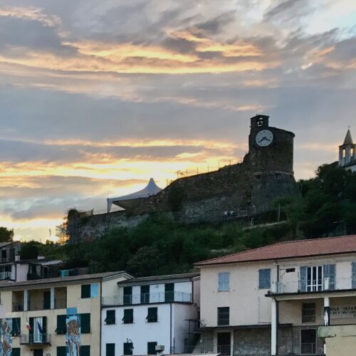 Scopri il Castello di Riomaggiore