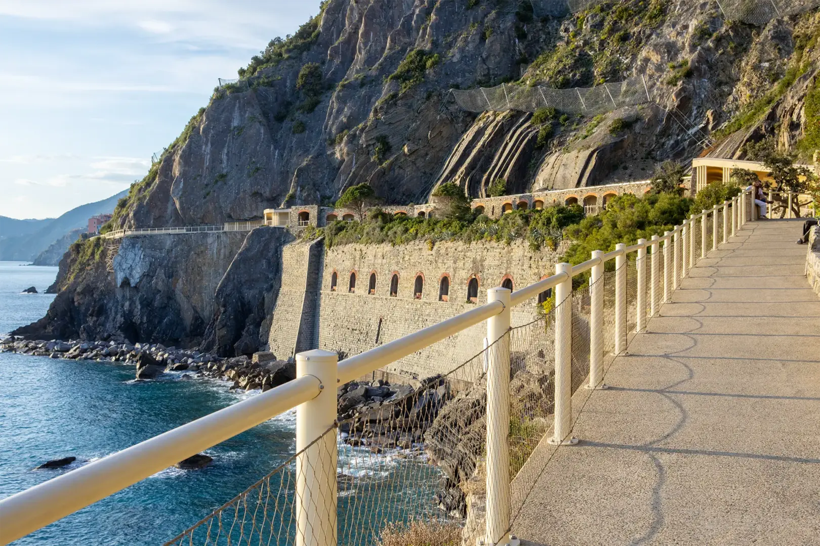 Via dell’Amore: the path suspended between Riomaggiore and Manarola 12